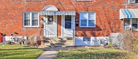 Apartment (3 Bedrooms) | Front of property