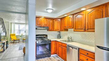 아파트 (3 Bedrooms) | 전용 주방 | 전자레인지, 오븐, 쿡탑, 식기 세척기