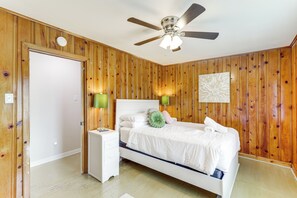 House (3 Bedrooms) | 3 bedrooms, desk, laptop workspace, iron/ironing board - Lovely Tomball Home < 1 Mi to Dtwn + Pool Access! (Tomball)