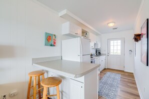 House (3 Bedrooms) | Interior - Beachfront Emerald Isle Vacation Rental w/ Deck! (Emerald Isle)