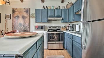 Rumah (3 Bedrooms) | Dapur pribadi | Microwave, oven, kompor, dan mesin pencuci piring