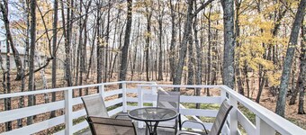 Pet-friendly New Auburn Apt w/ On-site Lake!