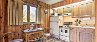 Pet-friendly New Auburn Apt w/ On-site Lake!