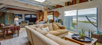 Waterfront Cottage on Tomales Bay w/ Dock & Views