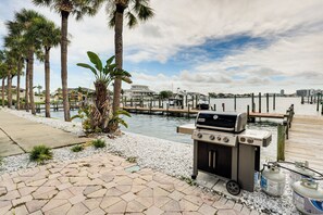 Apartment (2 Bedrooms) | Interior - Coastal Condo w/ Pool, Walk to Clearwater Beach! (Clearwater Beach)