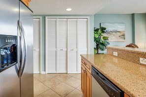 Apartment (2 Bedrooms) | Interior - Coastal Condo w/ Pool, Walk to Clearwater Beach! (Clearwater Beach)