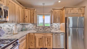 House (2 Bedrooms) | Interior