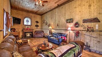 House (2 Bedrooms) | Front of property