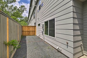 Apartment (3 Bedrooms) | Interior - Bright & Spacious Houston Townhome: Near Dtwn (Houston)