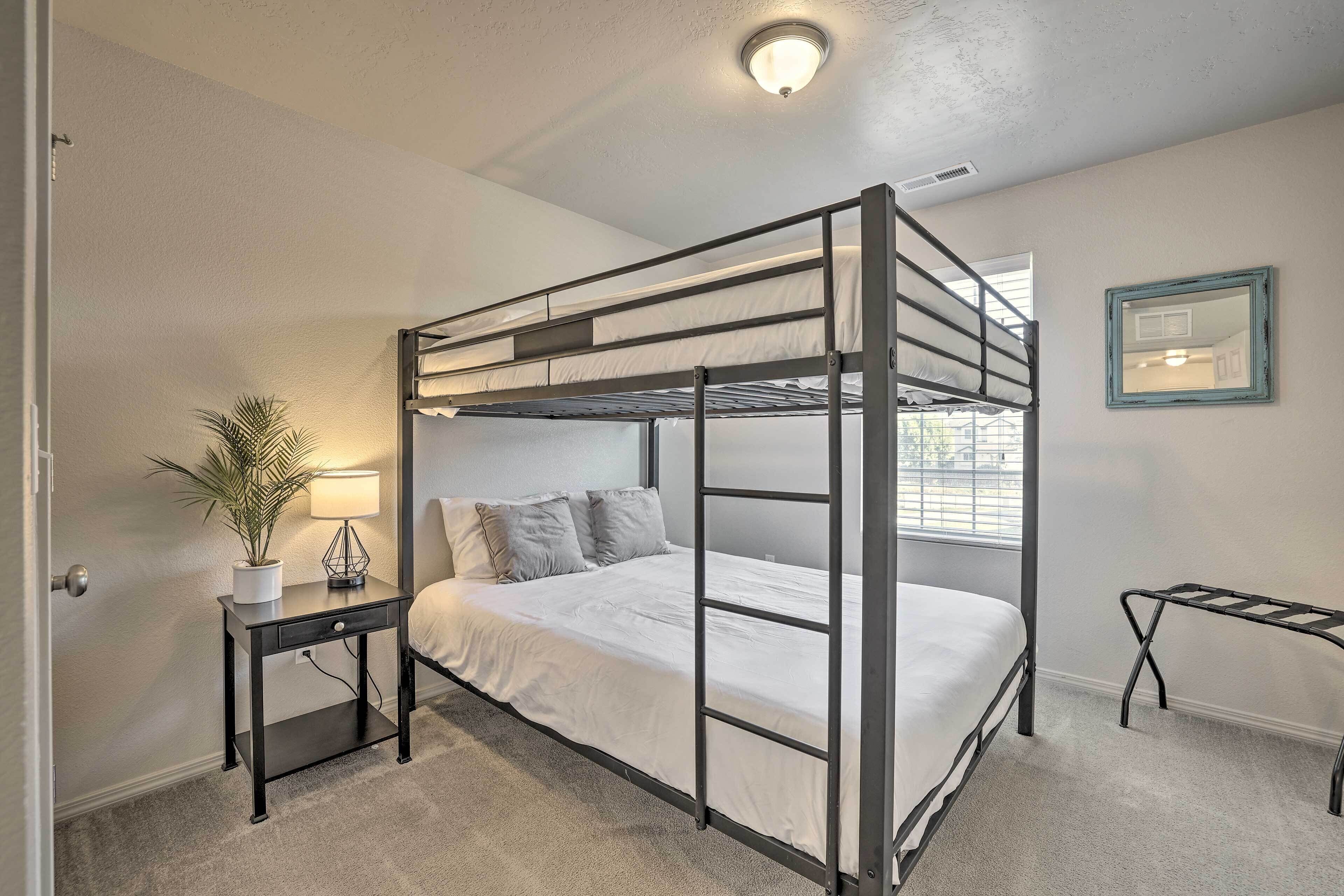 House (3 Bedrooms) | Interior