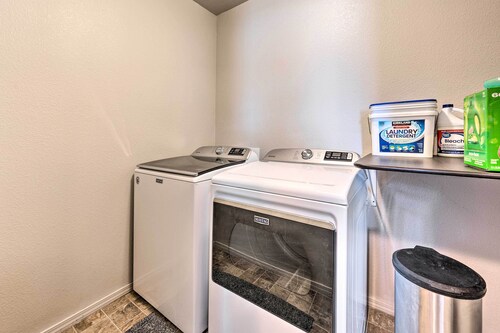Stunning Nampa Home Nearby Park w/ Fire Pit!