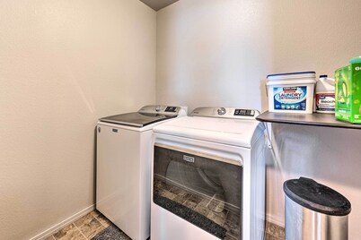 Stunning Nampa Home Nearby Park w/ Fire Pit!