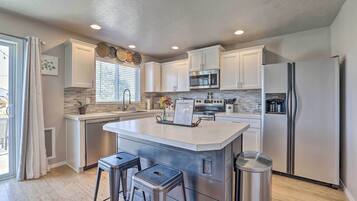 House (3 Bedrooms) | Interior