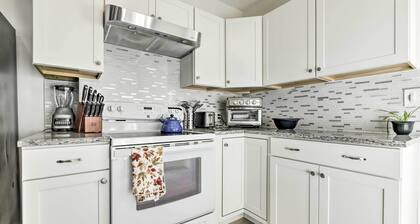 Charming New London Home < 1 Mi to River Taxi