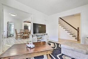 House (3 Bedrooms) | Interior - Charming New London Home < 1 Mi to River Taxi (New London)