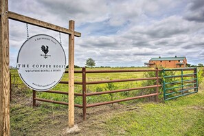 House (5 Bedrooms) | Interior