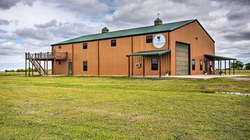 House (5 Bedrooms) | Interior