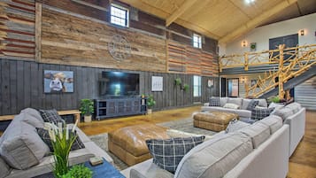 House (5 Bedrooms) | Interior