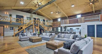 'the Copper Roost': Lake Texoma Escape w/ Hot Tub
