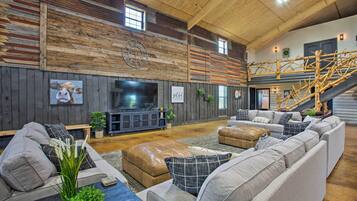 House (5 Bedrooms) | Interior