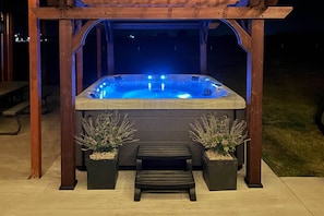 House (5 Bedrooms) | Interior - 'the Copper Roost': Lake Texoma Escape w/ Hot Tub (Calera)