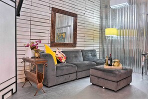 Living area - Ideally Located Vacation Rental Studio in Laredo! (Laredo)