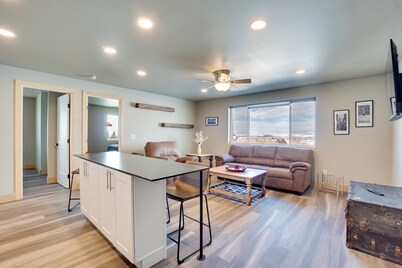 Saratoga Retreat ~ 3 Mi to Saratoga Lake!