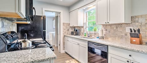 House (2 Bedrooms) | Interior