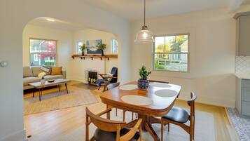 House (4 Bedrooms) | Interior