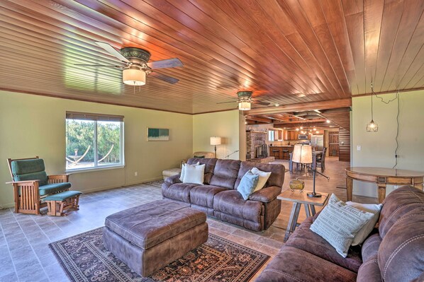 House (3 Bedrooms) | Interior