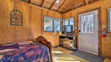 Apartment (0 Bedroom) | Interior