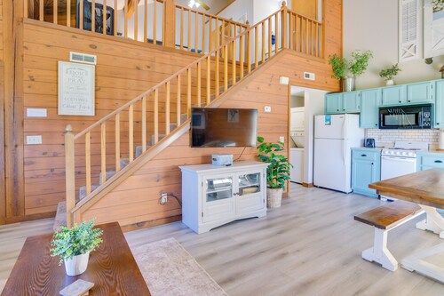 3 Mi to Branson Strip! Townhome w/ Deck & Porch