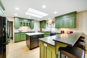 House (5 Bedrooms) | Interior - Home in Bella Vista w/ Deck & Lake Windsor Views! (Bella Vista)