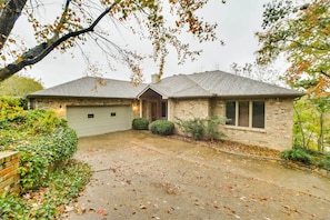 House (5 Bedrooms) | Interior - Bella Vista Lakehouse w/ Hill Tram, Deck & Views! (Bella Vista)