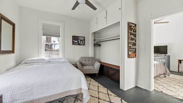 2 bedrooms, laptop workspace, iron/ironing board, bed sheets