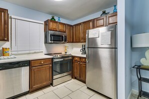 Apartment (2 Bedrooms) | Interior - Beach & Pool Access: Hilton Head Resort Condo (Hilton Head Island)
