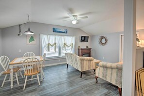 TV - Charming Studio < 10 Miles to Wells' Beaches! (Wells)