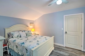 Interior - Charming Studio < 10 Miles to Wells' Beaches! (Wells)