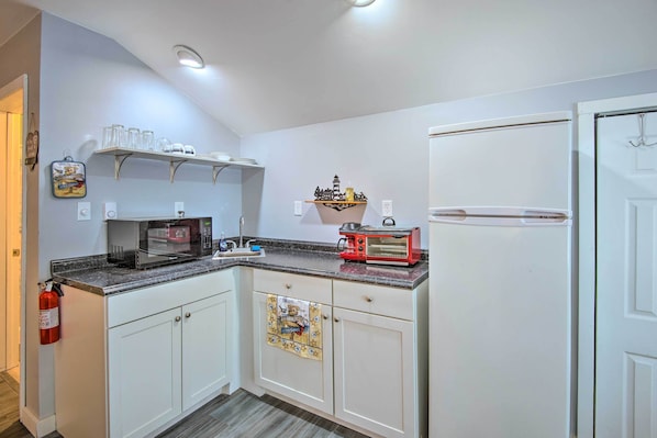 Interior - Charming Studio < 10 Miles to Wells' Beaches! (Wells)