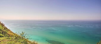 7-acre Coastal Michigan Home w/ Hot Tub & Sauna!