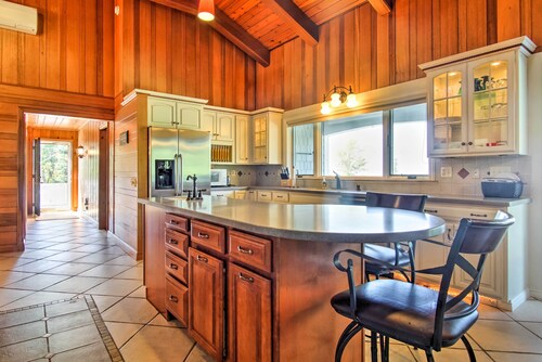 7-acre Coastal Michigan Home w/ Hot Tub & Sauna!
