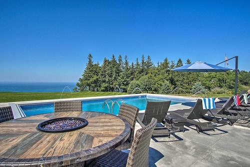 Hot Tub & Sauna! 7-acre Coastal Michigan Home