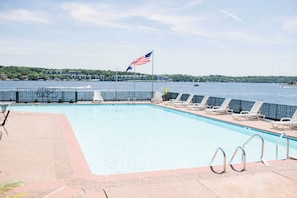 Apartment (3 Bedrooms) | Interior - 2 Pools, Boat Slip: Waterfront Condo in Lake Ozark (Lake Ozark)