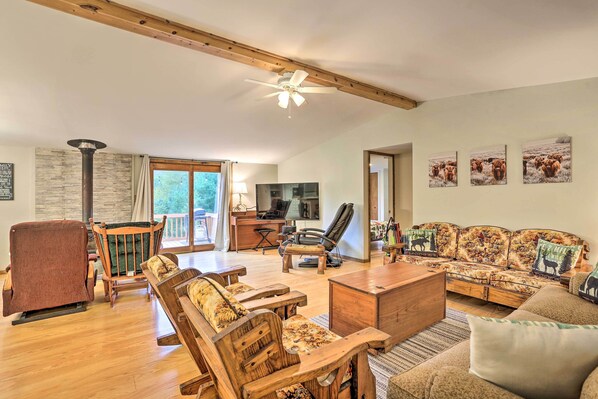 House (3 Bedrooms) | Interior - Port Jervis Home ~ 8 Acres w/ Mountain View! (Port Jervis)