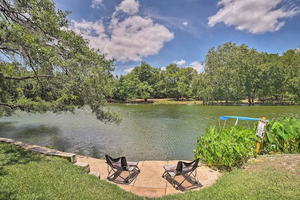 Round Rock Lakefront Home W/ Water Toys & Fire Pit - Austin, TX