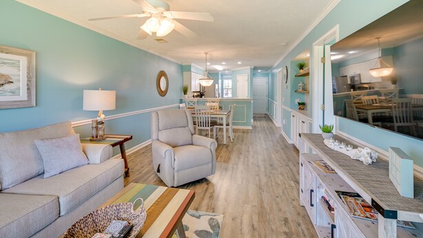 Interior - 5 Mi to Beach: Myrtle Beach Condo w/ Pool Access (Myrtle Beach)