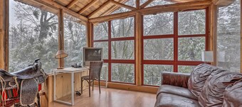 Creekside Cabin 8 Mi to Kings Canyon National Park