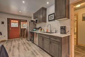 House (2 Bedrooms) | Interior - Creekside Cabin 8 Mi to Kings Canyon National Park (Miramonte)