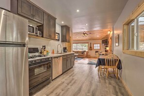 House (2 Bedrooms) | Interior - Creekside Cabin 8 Mi to Kings Canyon National Park (Miramonte)