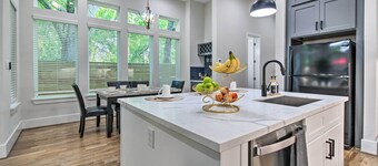 Modern Home w/ Yard: 2 Mi to Downtown Houston!